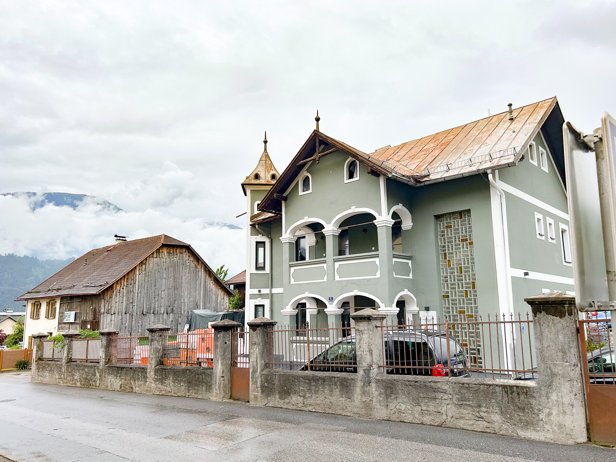 Wohnhaus mit 2 Einheiten auf großem Grundstück in Zirl., 6170 Zirl, Haus